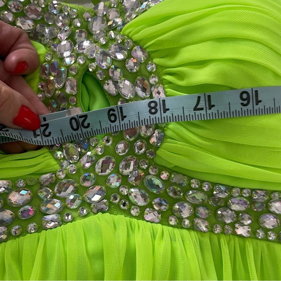 City triangles neon green prom dress size 7 dry cleaned - Picture 7 of 10